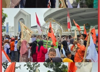 Pengamanan Berlangsung Humanis, Massa Partai Buruh Beri Bunga Ke Petugas