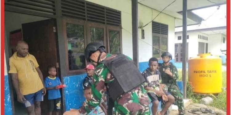 TNI Hadir Memberikan Rasa Aman Terhadap Saudara Diujung Timur Indonesia