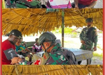 Hangatnya Pengabdian, TNI Hadir Membawa Harapan Kesehatan di Perbatasan