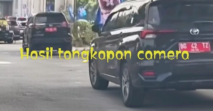 Dua Mobil Dinas Berpelat Sama Viral di Palembang, Didugà Langgar Aturan, Inspektorat Diminta Bertindak 