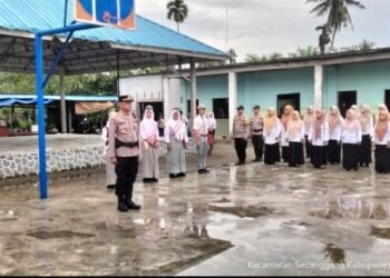 Kapolsek Secanggang Jadi Pembina Upacara di Sekolah Yayasan Nusa Indah 