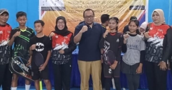 Siswa SMPN 1 Secanggang Harumkan Sekolah Dalam Kontingen Kejuaraan Bulu Tangkis Tingkat Kabupaten Langkat