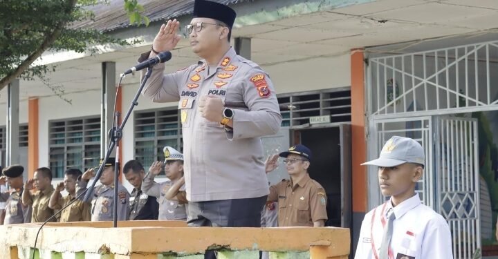 Kapolres Langkat Jadi Pembina Upacara di SMAN 1 Hinai, Tanamkan Disiplin, Anti Bullying dan Kesadaran Hukum Generasi Muda