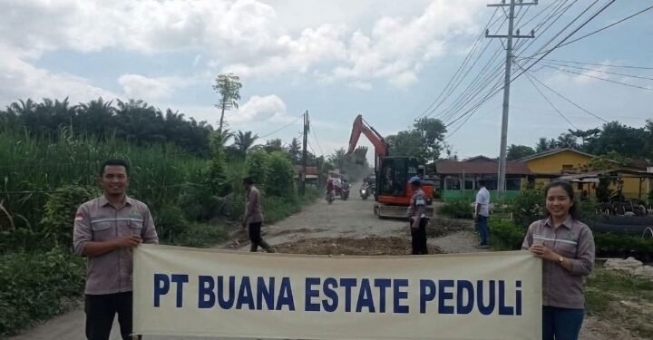 Demi Kelancaran Arus Transportasi, PT Buana Estate Cinta Raja Laksanakan Kegiatan Penimbunan Jalan Lintas Secanggang – Stabat 