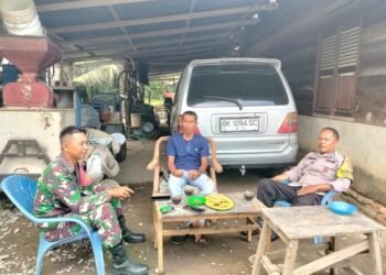 Bhabinkamtibmas dan Babinsa Laksanakan Sambangi Desa Telaga Jernih Secanggang, Pererat Sinergitas Bersama Warga