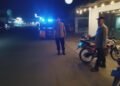 Personel Polsek Secanggang Melaksanakan Giat Patroli Blue Light di Jalan Lintas, Guna Menjaga Kamtibmas