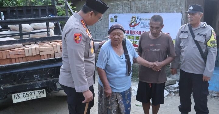 Kapolres Langkat Tunjukkan Kepedulian Sosial Melalui Program Bedah Rumah Sambut Hari Bhayangkara Ke-80