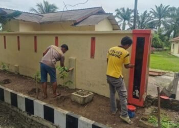 Sambut HUT Bhayangkara Ke-80 Tahun 2026, Personel Polsek Secanggang Laksanakan Giat Goro Bersih-Bersih Lingkungan Mako Polsek