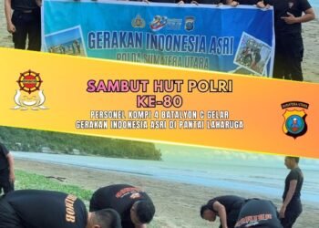 Sambut HUT Polri ke-80, Personel Kompi 4 Batalyon C Gelar Gerakan Indonesia Asri di Pantai Laharuga