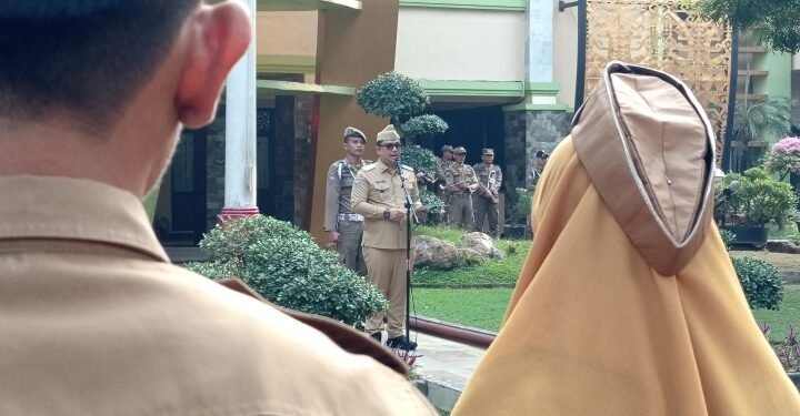 Saat Gelar Apel Mingguan, “Rafiq Ungkap Laporan Pihak Catut Nama Pimpinan Terkait Pembagian Proyek di Sejumlah Dinas”