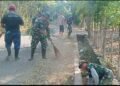 Momentum Jum’at Bersih, Personel Kodim 0102/Pidie Bersama Warga Gotong Royong Bersihkan Lingkungan Lokasi TMMD ke-129
