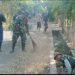 Momentum Jum’at Bersih, Personel Kodim 0102/Pidie Bersama Warga Gotong Royong Bersihkan Lingkungan Lokasi TMMD ke-129