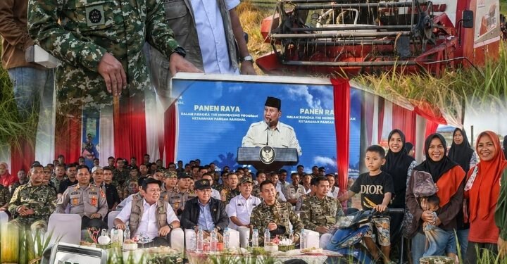 Disapa Langsung Presiden Prabowo, Pangdam II/Sriwijaya dan Gubernur Sumsel Pimpin Panen Raya Serentak di OKI