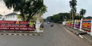 Karangan Bunga Banjiri PN Palembang Usai Vonis Seumur Hidup Terdakwa Yunas