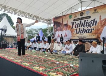 Ustaz Abdul Somad Sentil Kebiasaan Singkat Salam di WhatsApp: “Mana Ada Do’a www?”