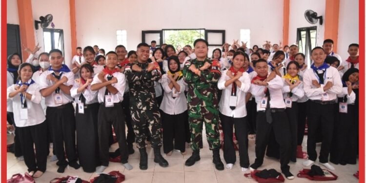 Satgas Pamtas Yonarmed 19/Bogani Berikan Materi Wawasan Kebangsaan, Tanamkan Semangat Nasionalisme Kepada Mahasiswa STKIP Entikong