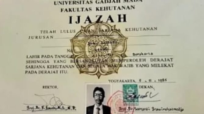 PTUN Tolak Keberatan UGM, Salinan Ijazah dan Transkrip Nilai Jokowi Dinyatakan Informasi Terbuka