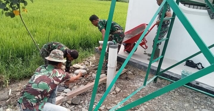 Satgas TMMD Ke-129 Kodim 0102/Pidie Bangun Tempat Wudhu, Lengkapi Sarana Air Bersih di Masjid Al Furqan