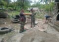 Finishing: Tim Teknisi Satgas TMMD ke-129 Kodim 0102/Pidie Pasang Instalasi Listrik di Lokasi MCK