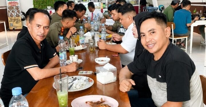 Suasana Hangat Awak Media dan Bupati Sintang di Jiangkir Food & Coffee