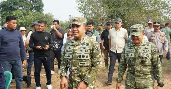 Danrem 044/Gapo dan Dandim 0402/OKI Tanam Perdana Cetak Sawah Rakyat di Pangkalan Lampam