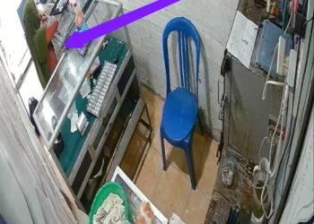 Terekam CCTV, Perempuan di Palembang Ditangkap Usai Curi Perhiasan Perak Rp4,64 Juta