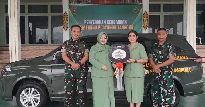 Penyerahan Kendaraan Secara Simbolis Kepada Pemenang Lomba Posyandu Tingkat Pusat, Danrem 121/Abw Berharap Bisa Bermanfaat Bagi Satuan dan Persit