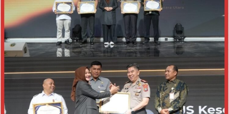 Kapolda Sumut Raih Penghargaan Achievement Person, Polda Sumut Predikat Informatif di KI Award 2026
