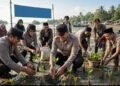 Kapolres Langkat Bersama Masyarakat Tanam Mangrove, Jaga Eko Sistem Pesisir dan Dukung Ekonomi Nelayan 