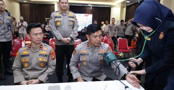 HUT ke-75 Humas Polri, Kapolda Sumsel dan 42 Jurnalis Kompak Donor Darah